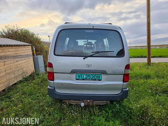 Toyota Hiace 2001 photo 5