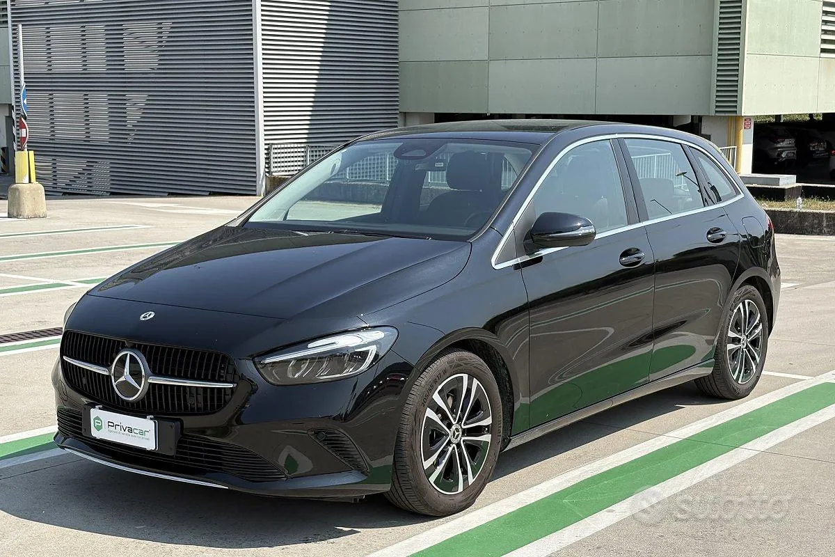 Mercedes-Benz B 180