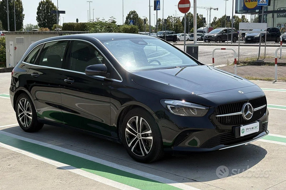 Mercedes-Benz B 180 2024 photo 3