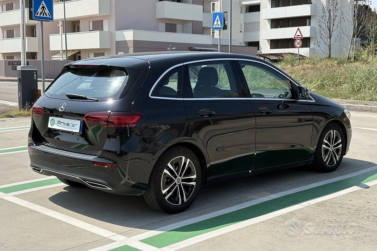 Mercedes-Benz B 180 2024 photo 5