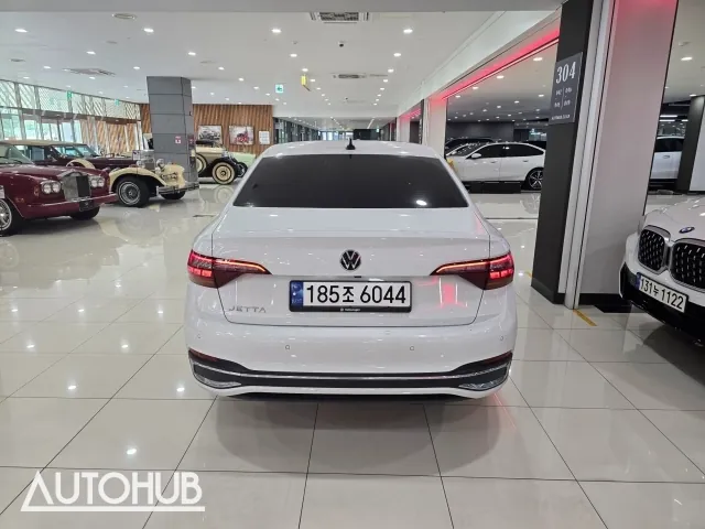 Volkswagen Jetta 2023 photo 4