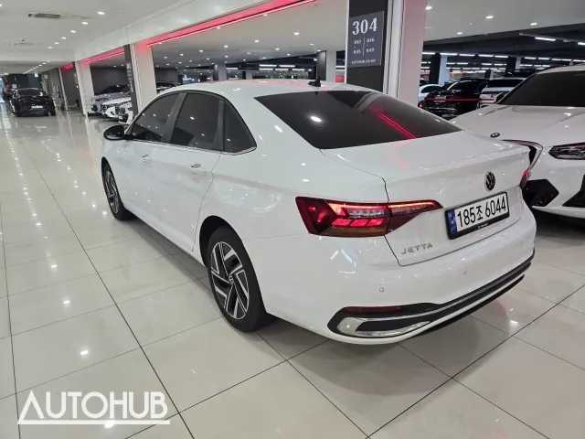Volkswagen Jetta 2023 photo 2