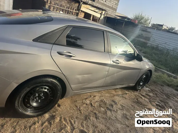 Hyundai Elantra 2023 photo 3