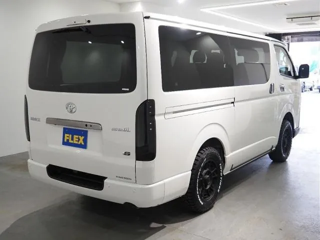 Toyota Hiace 2025 photo 5