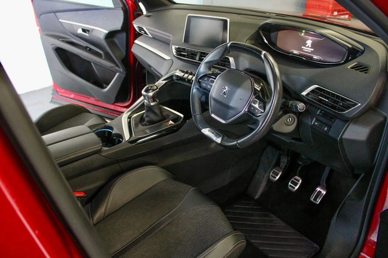 Peugeot 3008 2019 photo 3