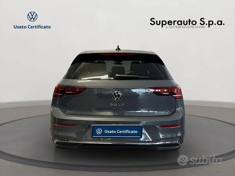 Volkswagen Golf 2025 photo 5