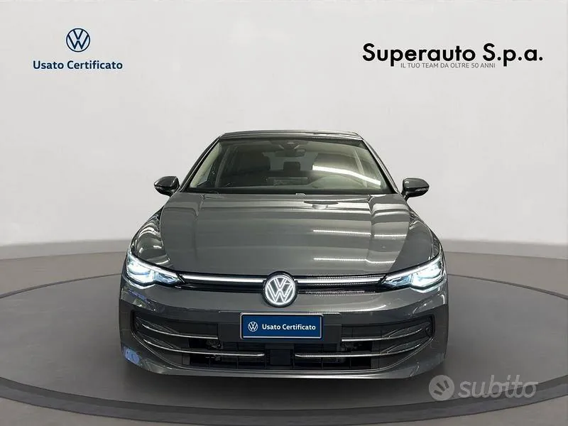 Volkswagen Golf 2025 photo 2