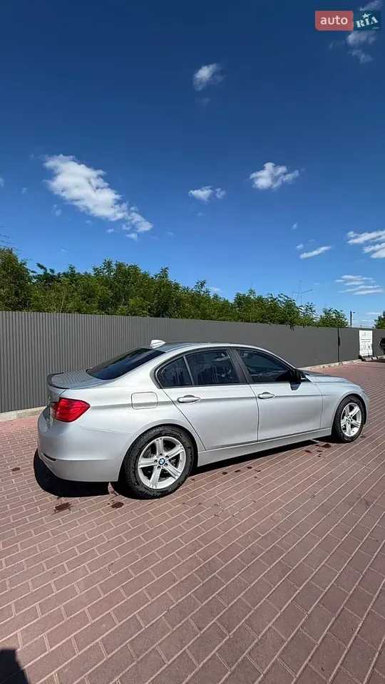 BMW 3 Series 2012 photo 5