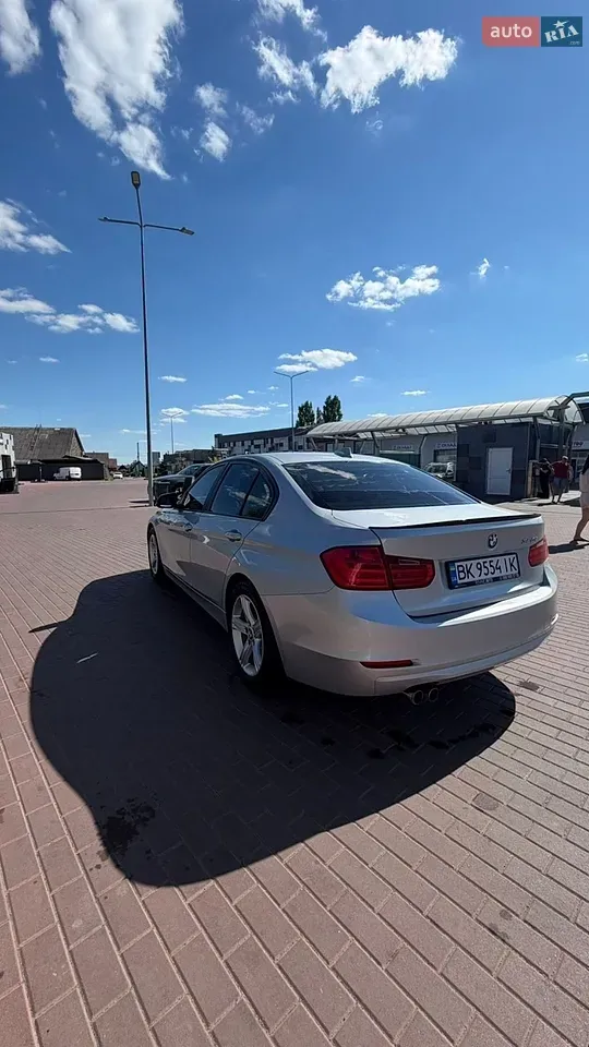 BMW 3 Series 2012 photo 3