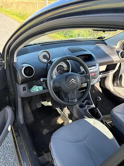 Citroen C1 2010 photo 2