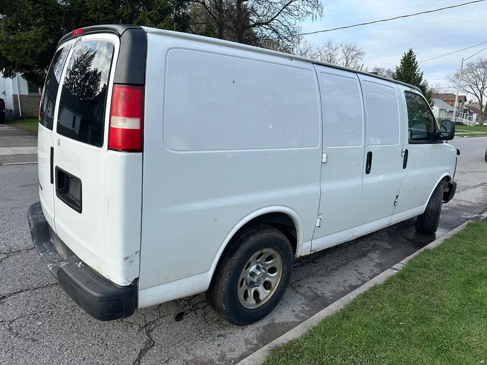 Chevrolet Express 2010 photo 4