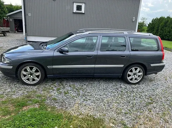 Volvo V70 2004 photo 2