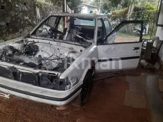 Toyota Carina 1985 photo 2