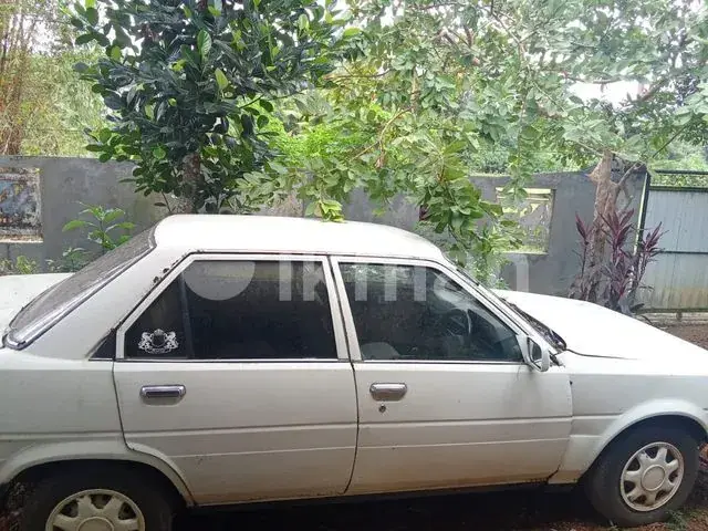 Toyota Carina 1985 photo 3