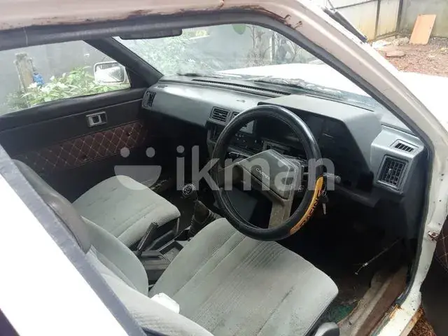Toyota Carina 1985 photo 4