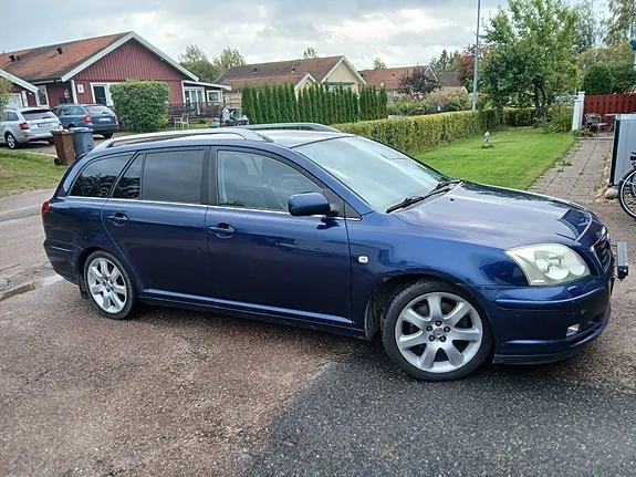 Toyota Avensis 2003 photo 4