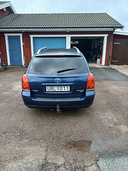 Toyota Avensis 2003 photo 3