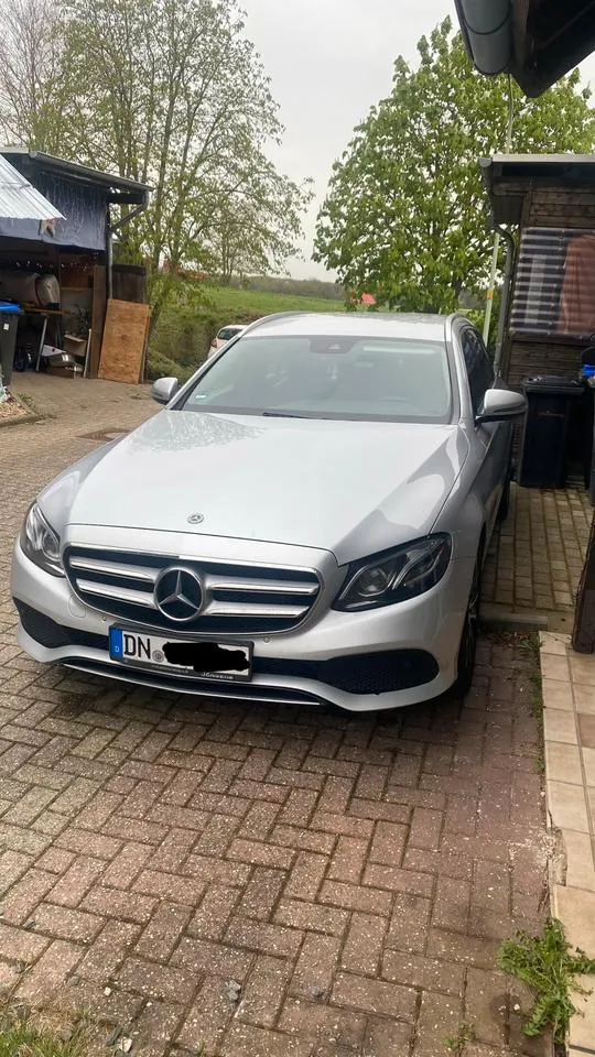 Mercedes-Benz E 200 D