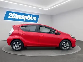 Toyota Aqua 2012 photo 5