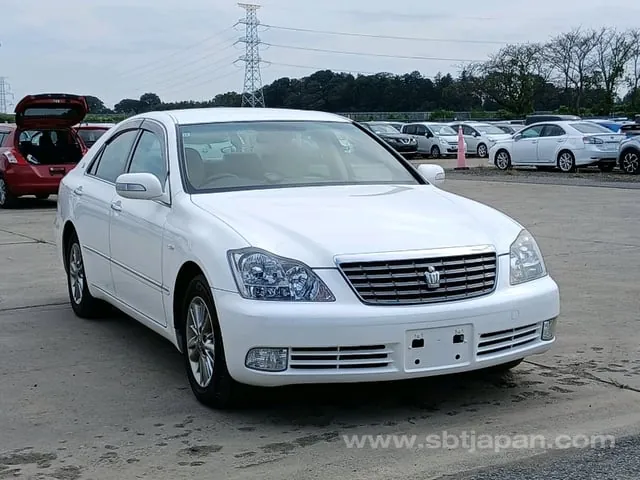 Toyota Crown Royal