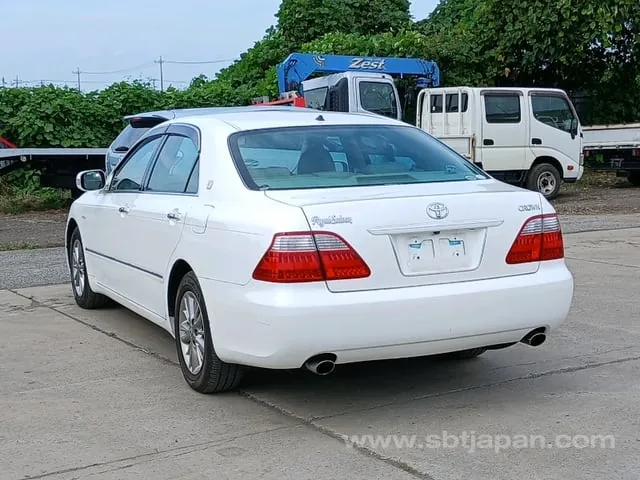 Toyota Crown Royal 2006 photo 5