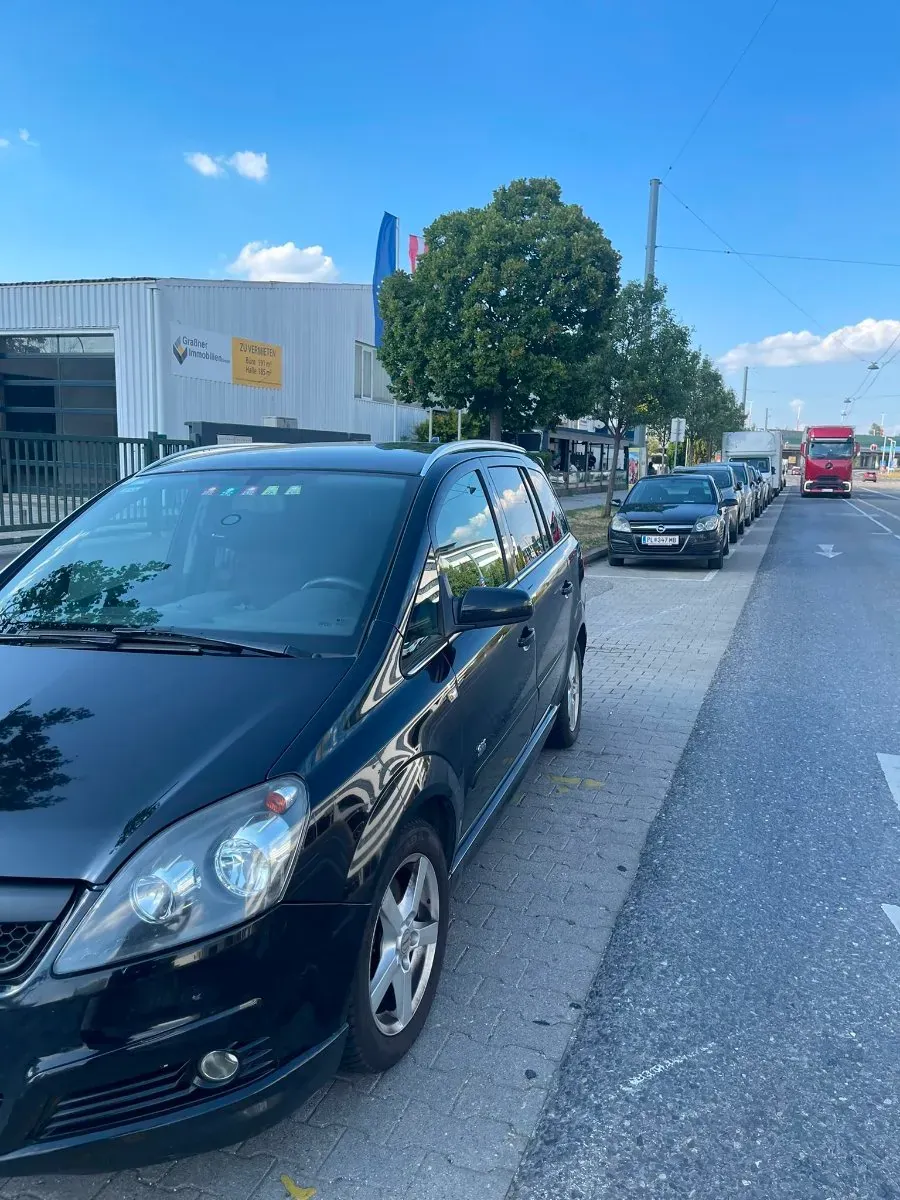 Opel Zafira 2007 photo 2