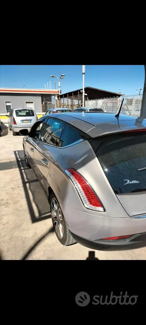 Lancia Delta 2010 photo 2