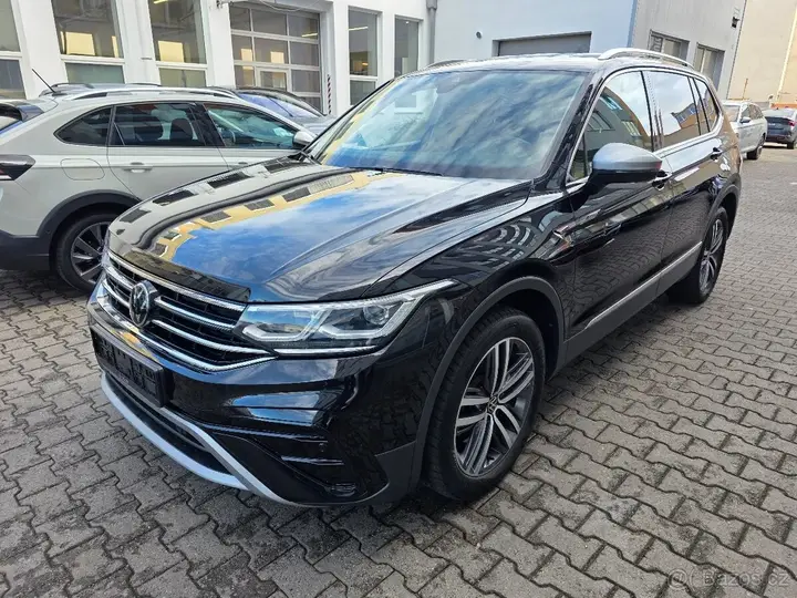 Volkswagen Tiguan Allspace 2023 photo 2