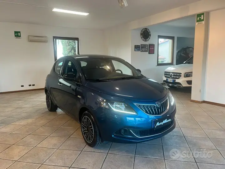 Lancia Ypsilon