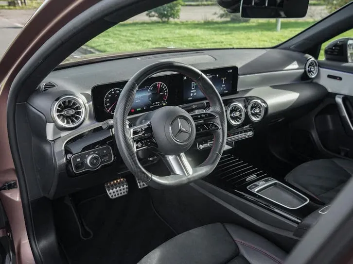 Mercedes-Benz Aklasse 2023 photo 3