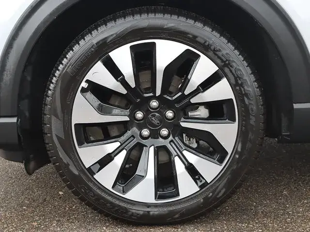 Ford Explorer 2026 photo 4