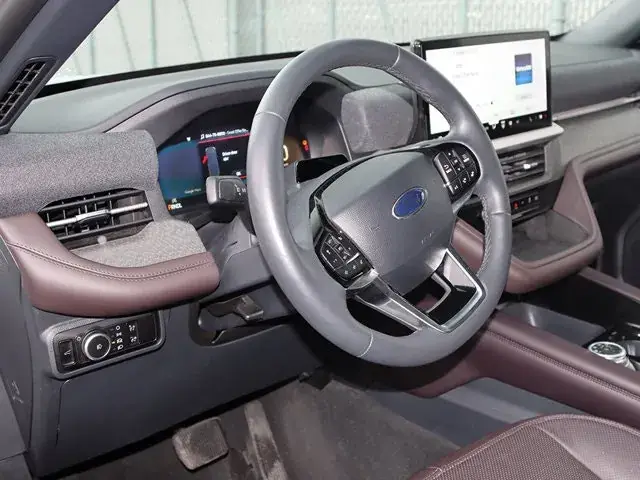 Ford Explorer 2026 photo 5