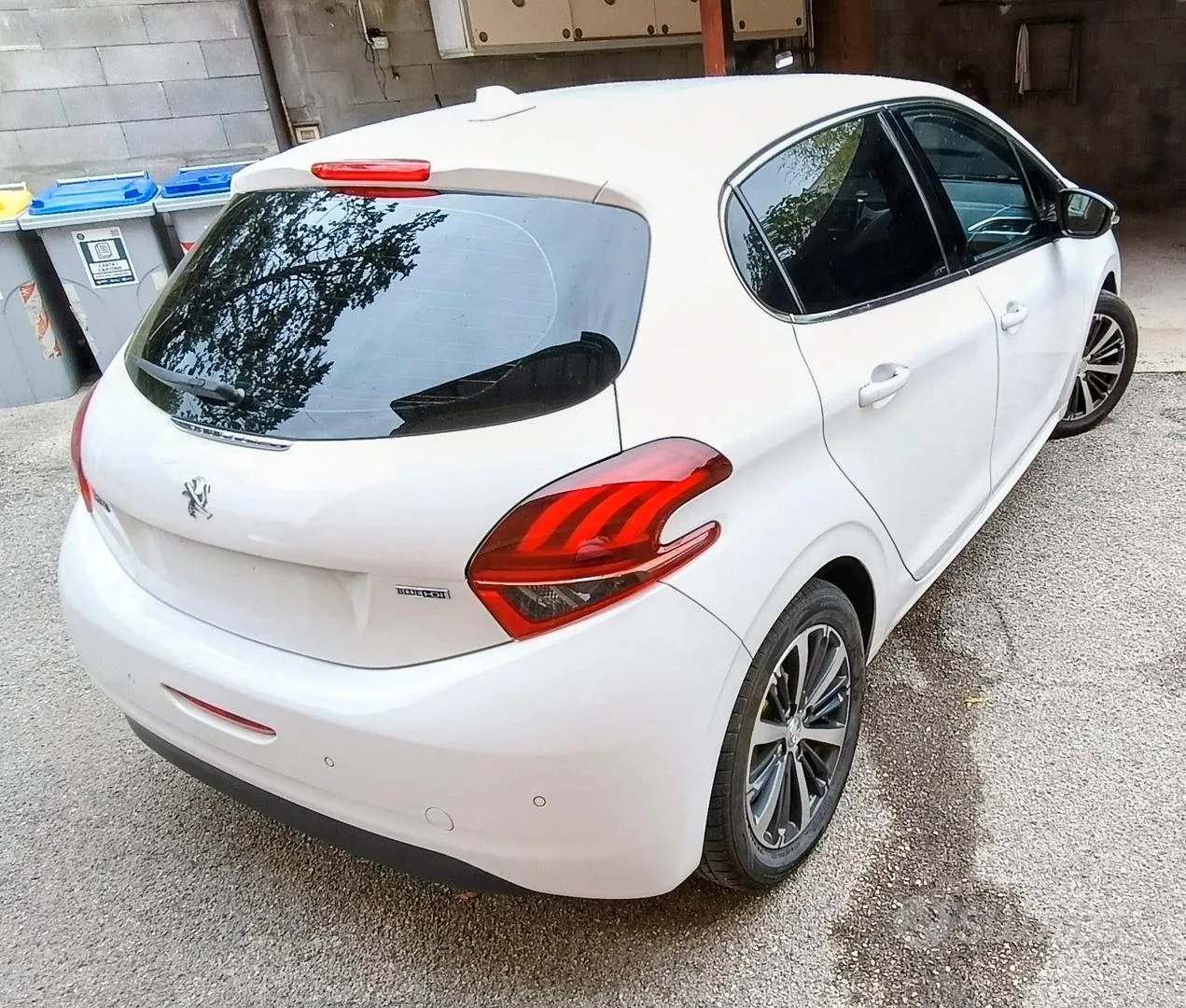 Peugeot 208 2016 photo 2