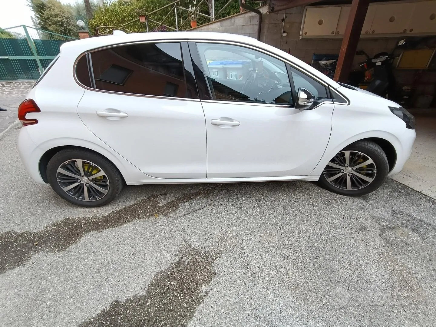 Peugeot 208 2016 photo 3