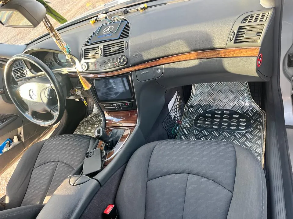 Mercedes-Benz E 200
