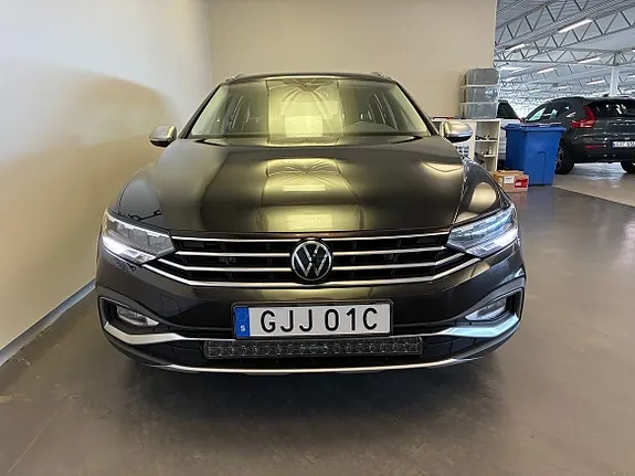 Volkswagen Passat Alltrack 2024 photo 2