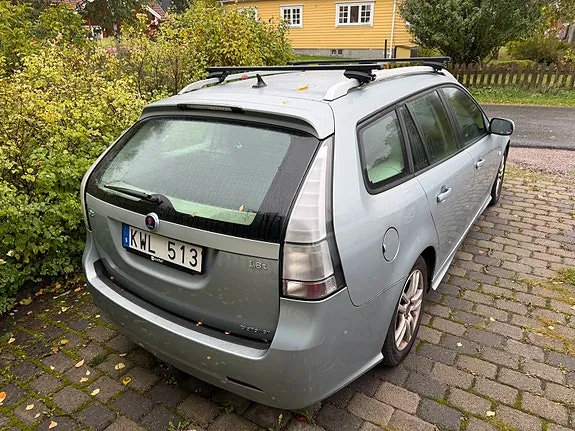 Saab 9-3 2010 photo 2