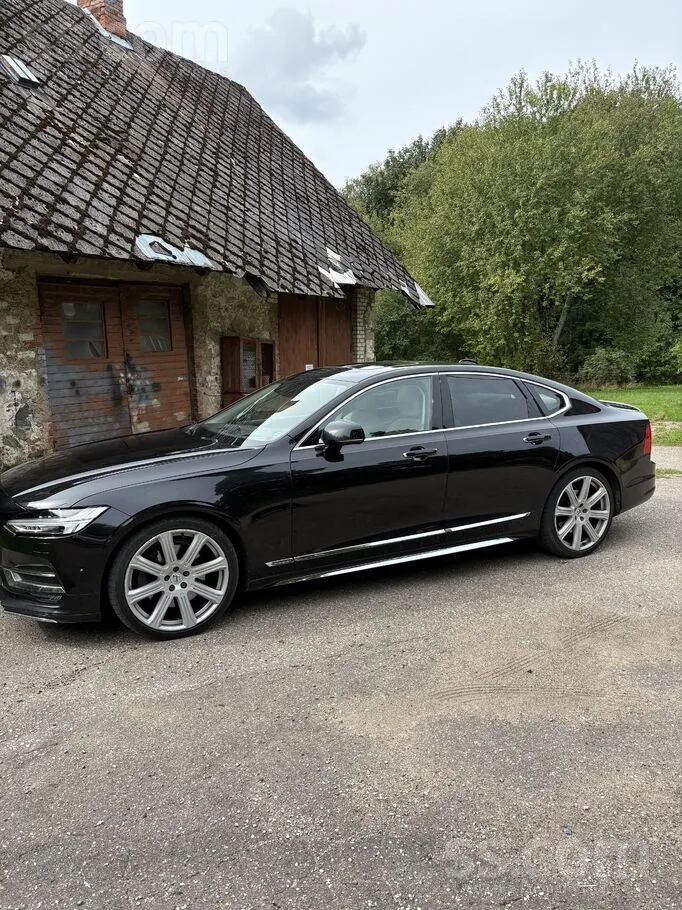Volvo S90