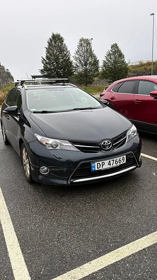 Toyota Auris 2014 photo 2