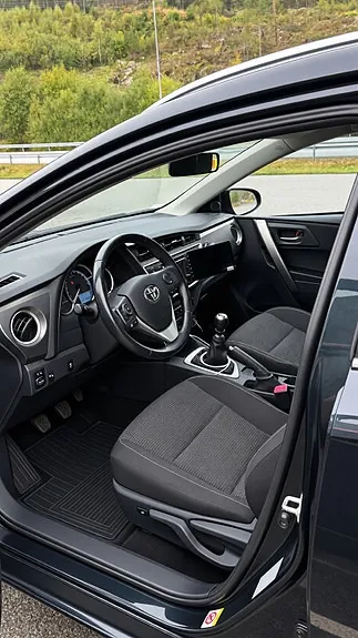 Toyota Auris 2014 photo 5