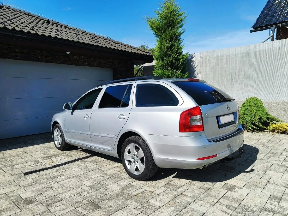 Skoda Octavia 2011 photo 4