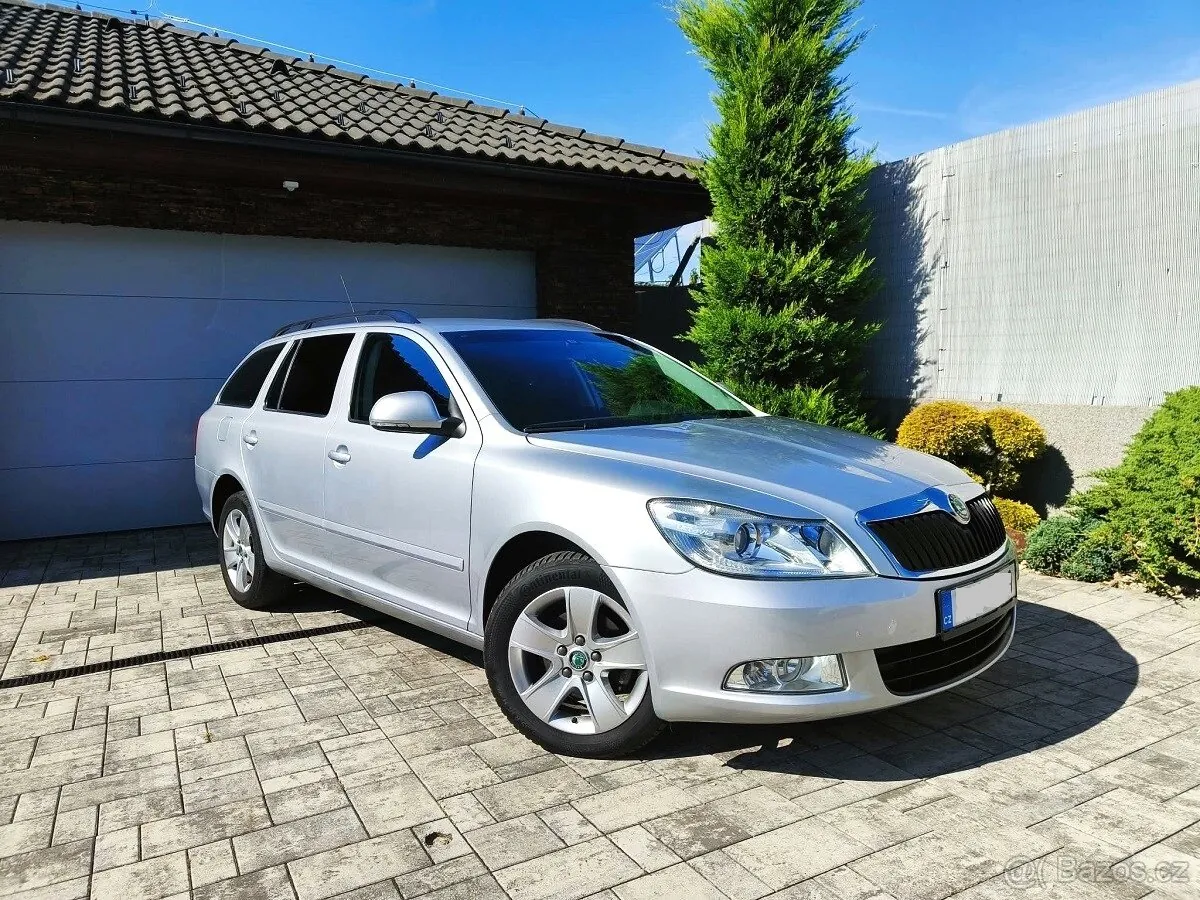 Skoda Octavia 2011 photo 2