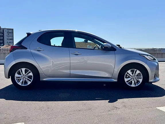 Toyota Yaris 2022 photo 2