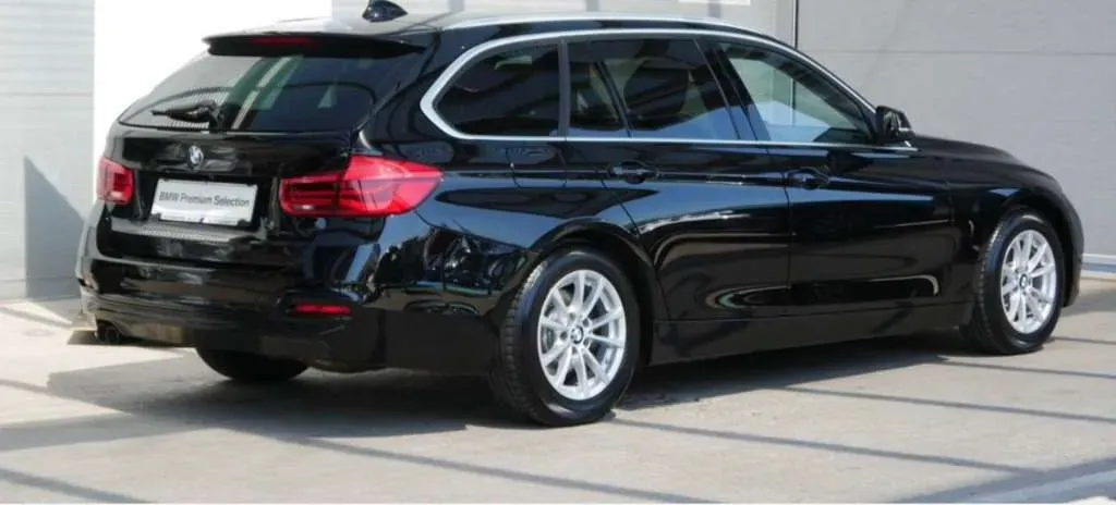 BMW 3 Series 2018 photo 2