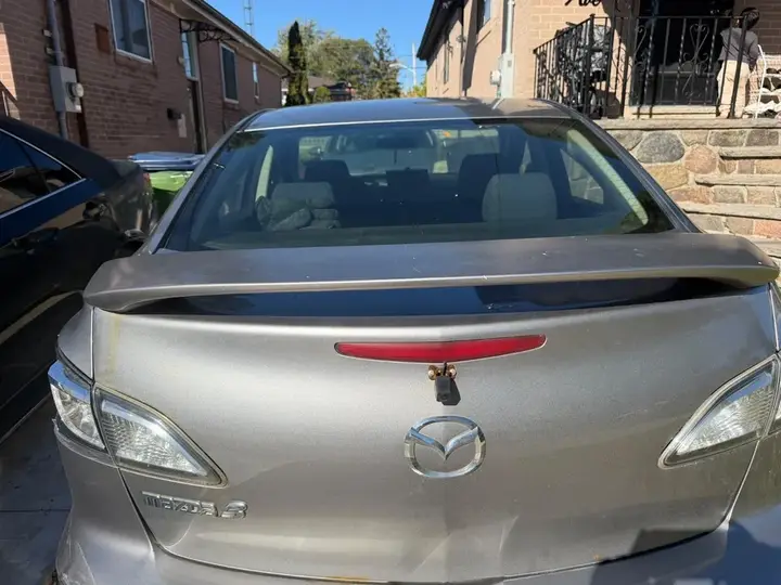 Mazda 3 2012 photo 2
