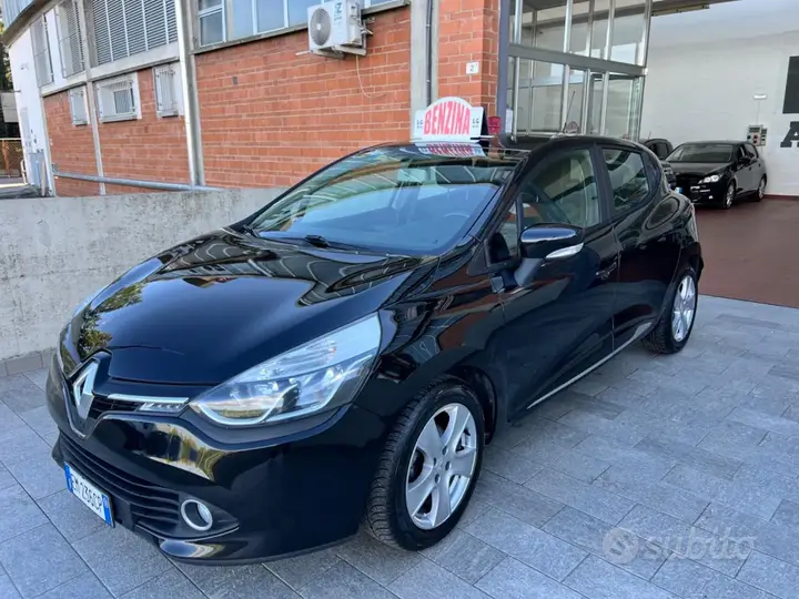 Renault Clio 2013 photo 2