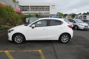 Mazda 2 2020 photo 5