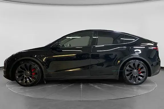 Tesla Model Y 2022 photo 2