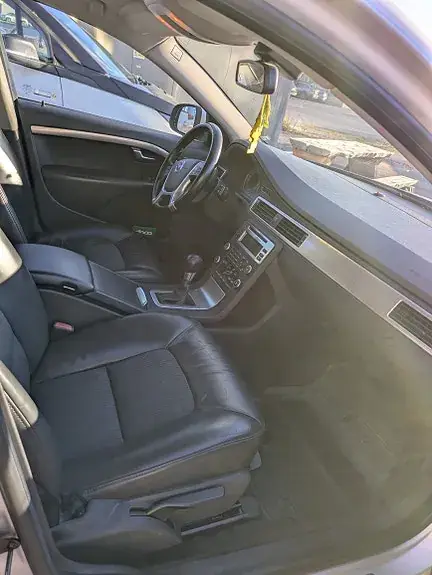 Volvo V70 2010 photo 4