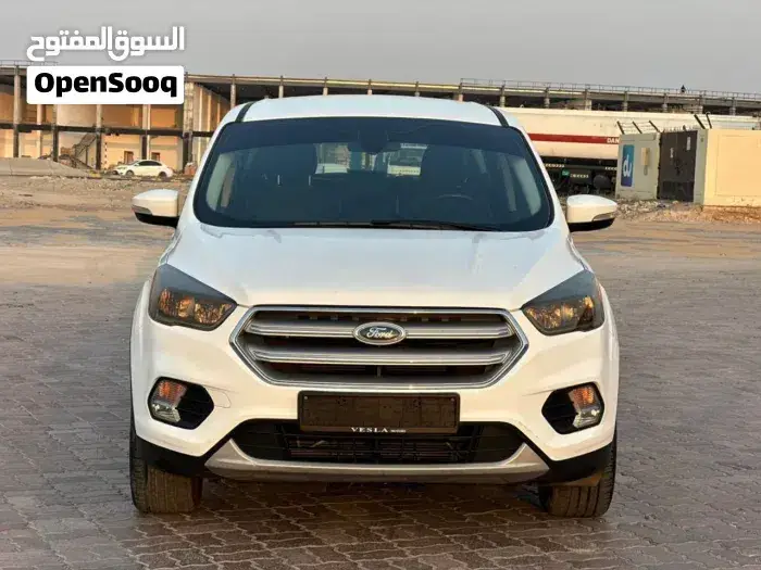 Ford Escape 2018 photo 2